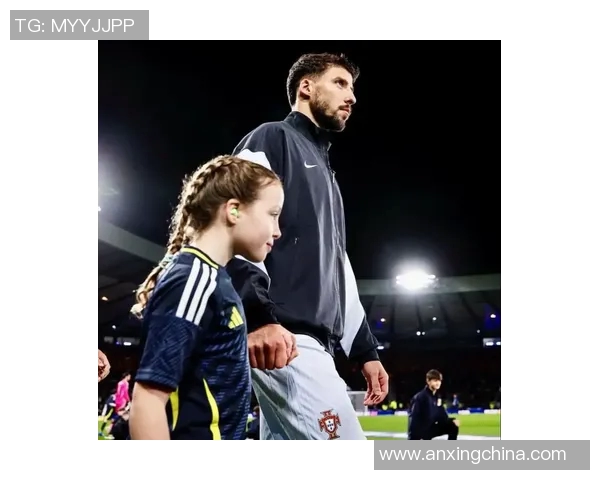 足球球星跳舞与音乐的魅力碰撞展现运动与艺术的完美融合